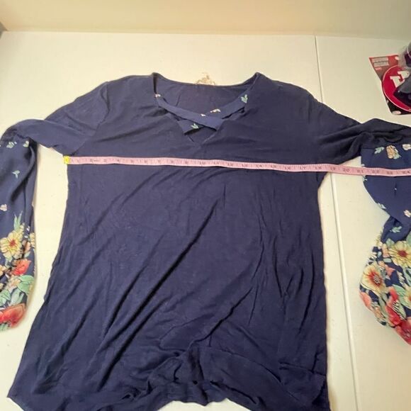 Maurice’s Blue bell sleeve medium floral - Picture 3 of 8